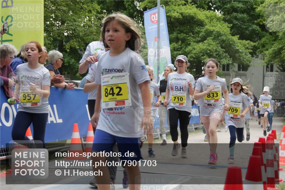 17.05.2025 - Störlauf H.Heesch http://msf.ph/oto/7901703 17.05.2025 14:14:37 Ziel 2025, 957, 2025, 842, 3, 199819, 710, 9, 833, 709, 942 meine-sportfotos.de