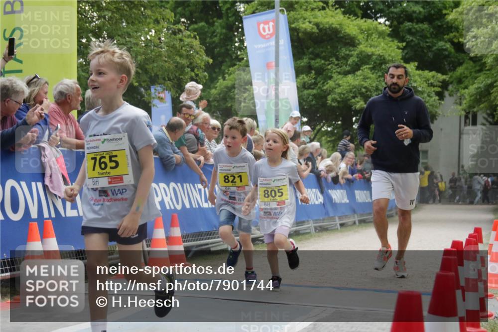 17.05.2025 - Störlauf H.Heesch http://msf.ph/oto/7901744 17.05.2025 14:14:46 Ziel 2025, 765, 1992, 19, 2021, 821, 805, 11 meine-sportfotos.de
