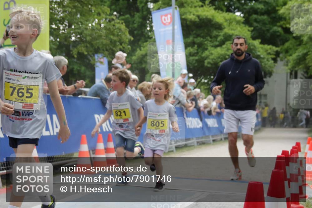 17.05.2025 - Störlauf H.Heesch http://msf.ph/oto/7901746 17.05.2025 14:14:46 Ziel 2025, 765, 128, 00, 821, 805, 18447 meine-sportfotos.de