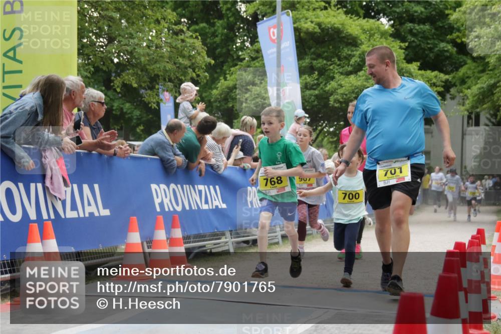 17.05.2025 - Störlauf H.Heesch http://msf.ph/oto/7901765 17.05.2025 14:15:09 Ziel 1998, 768, 907, 700, 701 meine-sportfotos.de