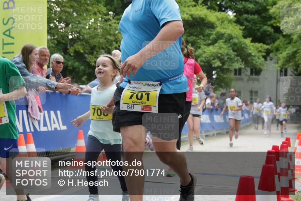 17.05.2025 - Störlauf H.Heesch http://msf.ph/oto/7901774 17.05.2025 14:15:11 Ziel 700, 25, 701 meine-sportfotos.de