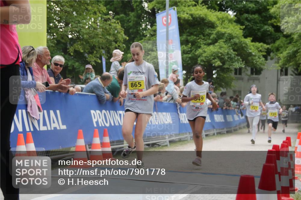 17.05.2025 - Störlauf H.Heesch http://msf.ph/oto/7901778 17.05.2025 14:15:12 Ziel 888, 865, 49, 727, 726 meine-sportfotos.de