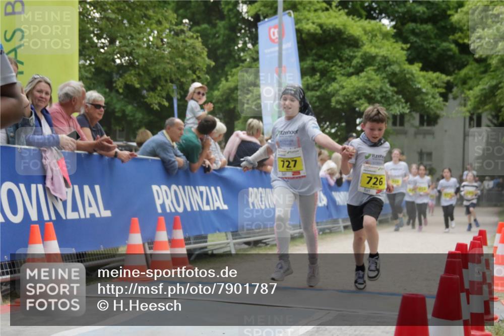 17.05.2025 - Störlauf H.Heesch http://msf.ph/oto/7901787 17.05.2025 14:15:14 Ziel 727, 726 meine-sportfotos.de