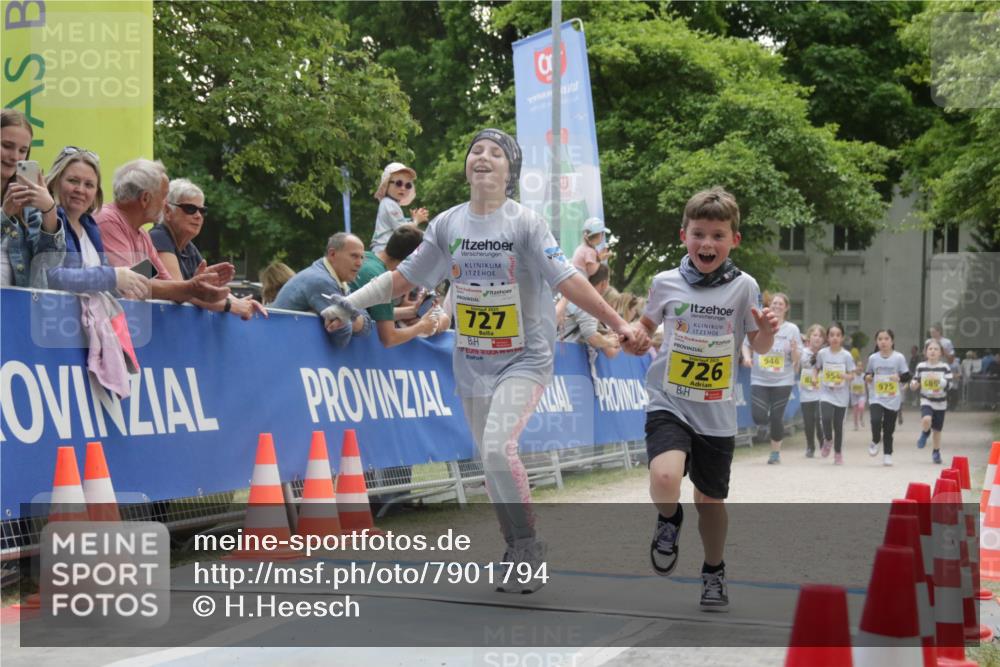 17.05.2025 - Störlauf H.Heesch http://msf.ph/oto/7901794 17.05.2025 14:15:15 Ziel 1992, 12, 727, 726, 946, 954, 975 meine-sportfotos.de