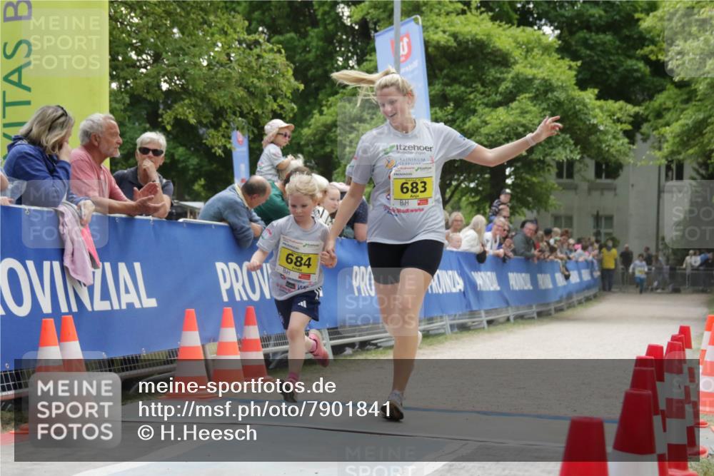 17.05.2025 - Störlauf H.Heesch http://msf.ph/oto/7901841 17.05.2025 14:15:52 Ziel 684, 683 meine-sportfotos.de