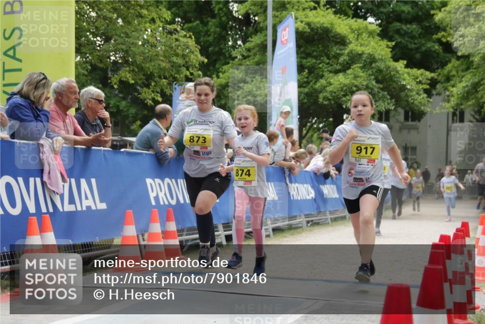 17.05.2025 - Störlauf H.Heesch http://msf.ph/oto/7901846 17.05.2025 14:16:06 Ziel 873, 917, 874 meine-sportfotos.de