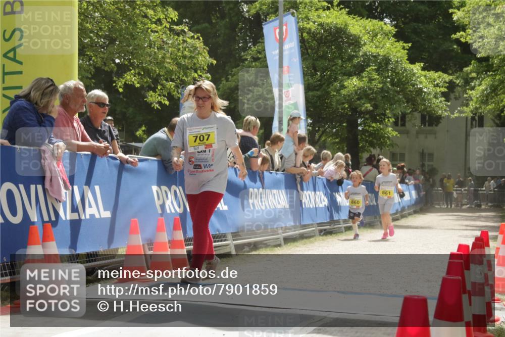 17.05.2025 - Störlauf H.Heesch http://msf.ph/oto/7901859 17.05.2025 14:16:19 Ziel 707, 195, 860, 861 meine-sportfotos.de