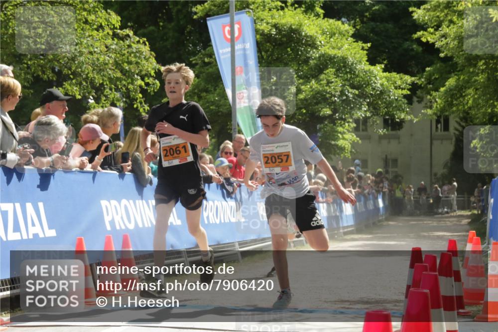 17.05.2025 - Störlauf H.Heesch http://msf.ph/oto/7906420 17.05.2025 15:27:44 Ziel 1998, 2061, 2057 meine-sportfotos.de