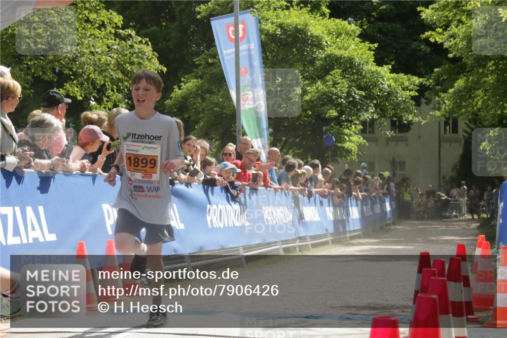 17.05.2025 - Störlauf H.Heesch http://msf.ph/oto/7906426 17.05.2025 15:27:45 Ziel 1998, 1899 meine-sportfotos.de