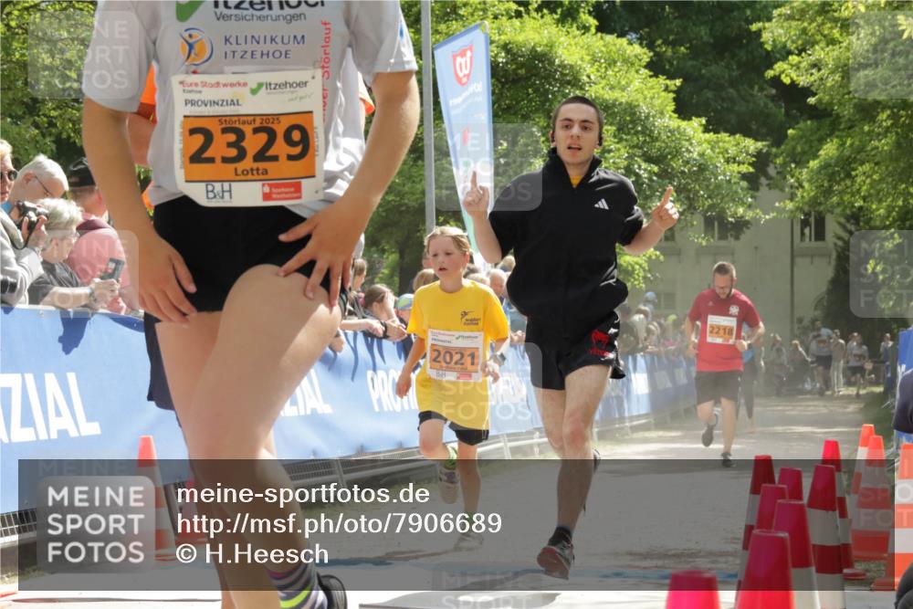 17.05.2025 - Störlauf H.Heesch http://msf.ph/oto/7906689 17.05.2025 15:30:03 Ziel 2025, 2329, 3, 199, 2021, 2218 meine-sportfotos.de