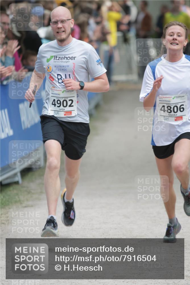 17.05.2025 - Störlauf H.Heesch http://msf.ph/oto/7916504 17.05.2025 18:49:43 Ziel 2025, 4902, 2025, 4806 meine-sportfotos.de