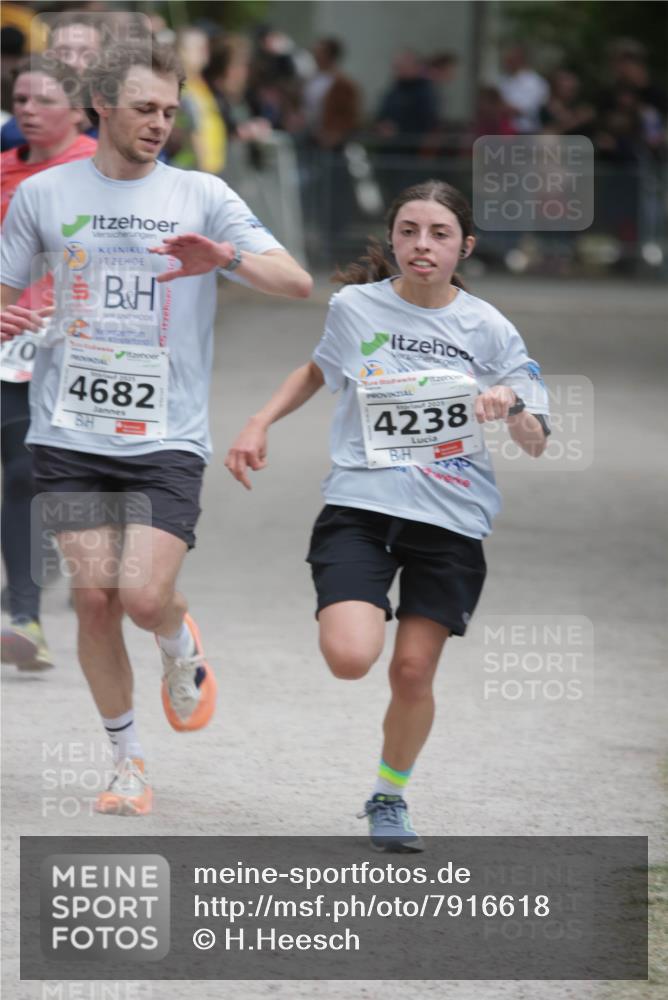 17.05.2025 - Störlauf H.Heesch http://msf.ph/oto/7916618 17.05.2025 18:50:05 Ziel 10, 2025, 4682, 2028, 4238 meine-sportfotos.de