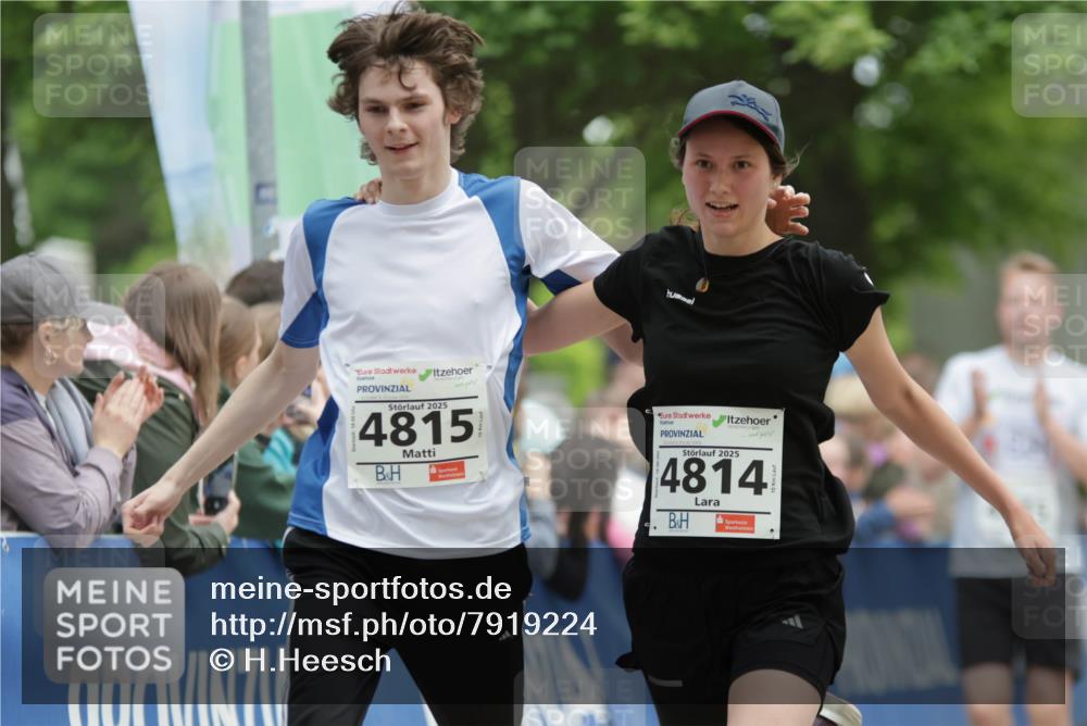 17.05.2025 - Störlauf H.Heesch http://msf.ph/oto/7919224 17.05.2025 19:01:01 Ziel 2025, 4815, 2025, 4814 meine-sportfotos.de