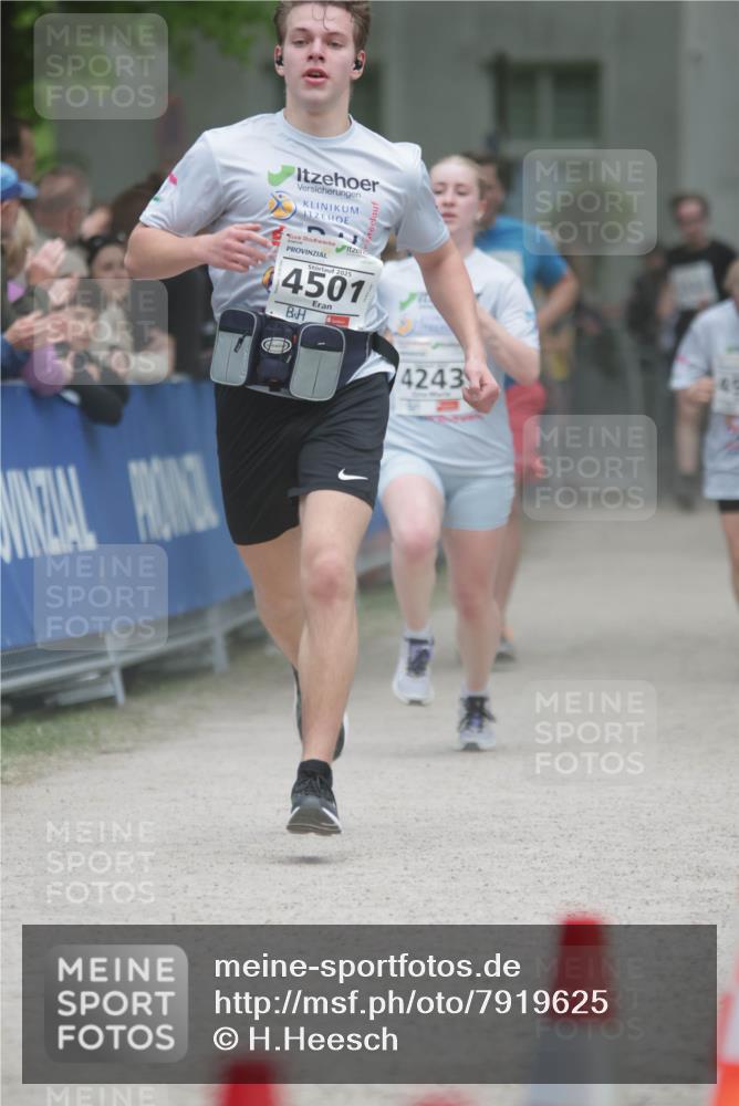 17.05.2025 - Störlauf H.Heesch http://msf.ph/oto/7919625 17.05.2025 19:01:35 Ziel 2025, 4501, 4243 meine-sportfotos.de