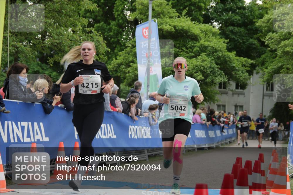 17.05.2025 - Störlauf H.Heesch http://msf.ph/oto/7920094 17.05.2025 19:08:40 Ziel 4215, 1992, 5042 meine-sportfotos.de