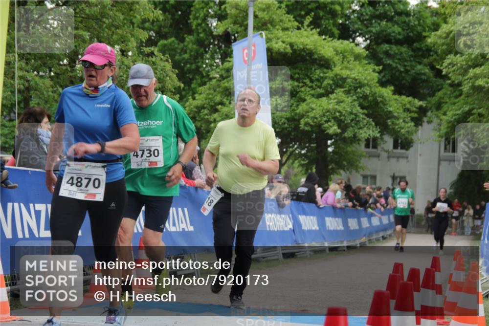 17.05.2025 - Störlauf H.Heesch http://msf.ph/oto/7920173 17.05.2025 19:10:46 Ziel 4870, 4730, 18, 4762 meine-sportfotos.de