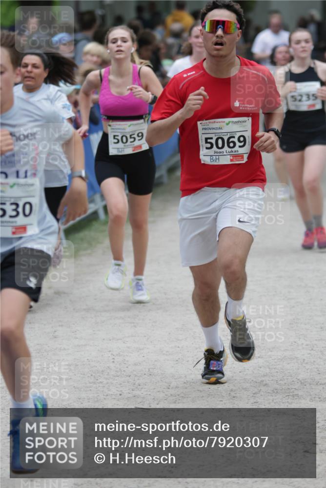 17.05.2025 - Störlauf H.Heesch http://msf.ph/oto/7920307 17.05.2025 19:03:14 Ziel 530, 5235, 5059, 2025, 5069 meine-sportfotos.de