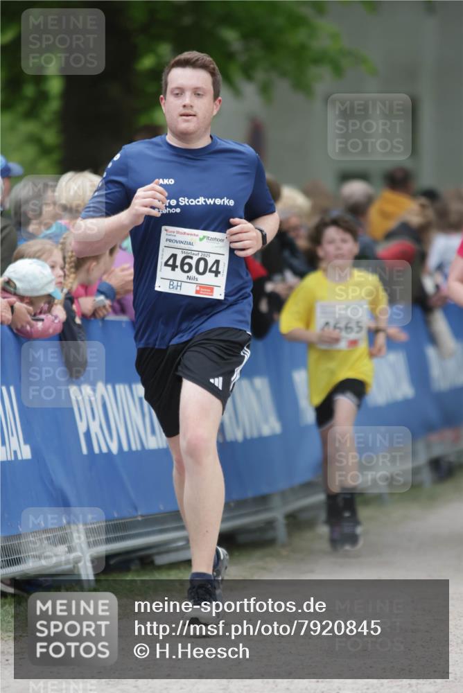 17.05.2025 - Störlauf H.Heesch http://msf.ph/oto/7920845 17.05.2025 19:04:56 Ziel 2025, 4604, 4665 meine-sportfotos.de