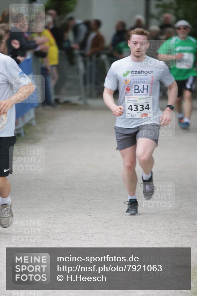 17.05.2025 - Störlauf H.Heesch http://msf.ph/oto/7921063 17.05.2025 19:05:58 Ziel 1, 4334 meine-sportfotos.de