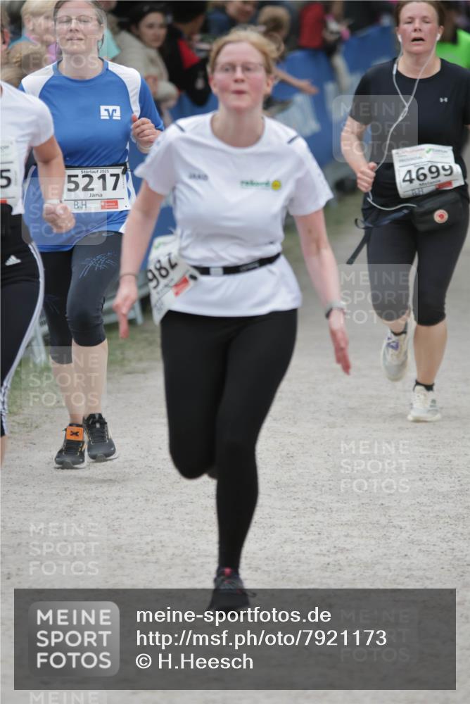 17.05.2025 - Störlauf H.Heesch http://msf.ph/oto/7921173 17.05.2025 19:06:14 Ziel 5, 2025, 5217, 982, 4699 meine-sportfotos.de