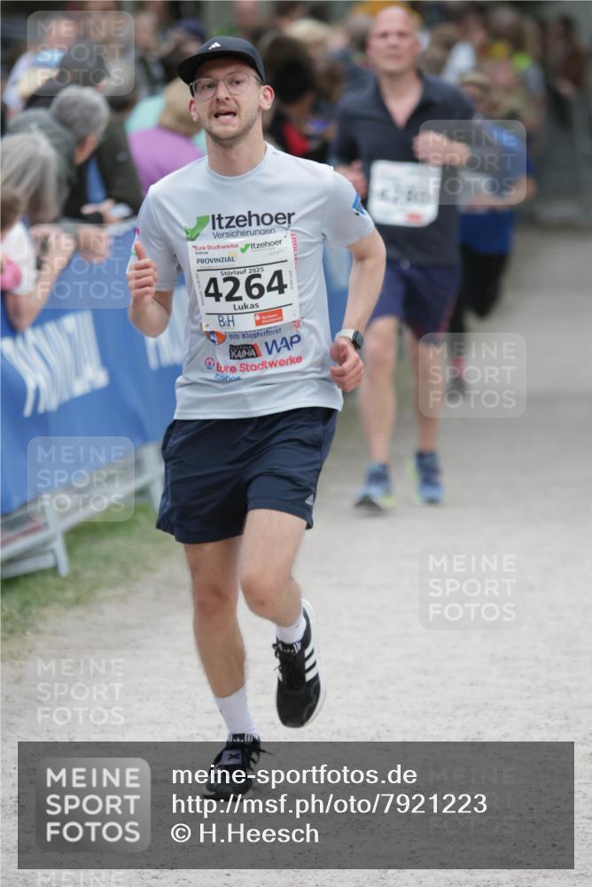 17.05.2025 - Störlauf H.Heesch http://msf.ph/oto/7921223 17.05.2025 19:06:39 Ziel 2025, 4264, 43 meine-sportfotos.de