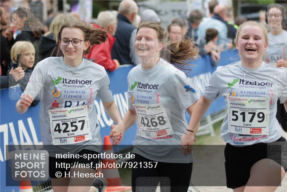 17.05.2025 - Störlauf H.Heesch http://msf.ph/oto/7921357 17.05.2025 19:07:11 Ziel 2025, 4257, 2025, 4268, 2025, 5179 meine-sportfotos.de