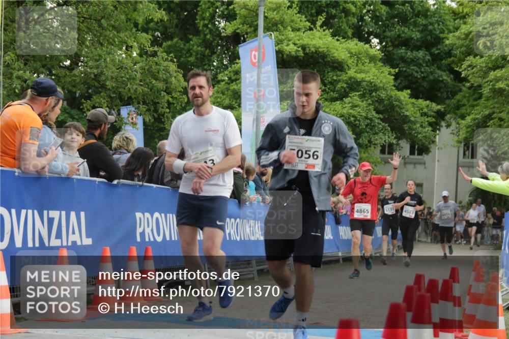 17.05.2025 - Störlauf H.Heesch http://msf.ph/oto/7921370 17.05.2025 18:57:14 Ziel 1998, 056, 4865, 5137, 4563, 4455 meine-sportfotos.de