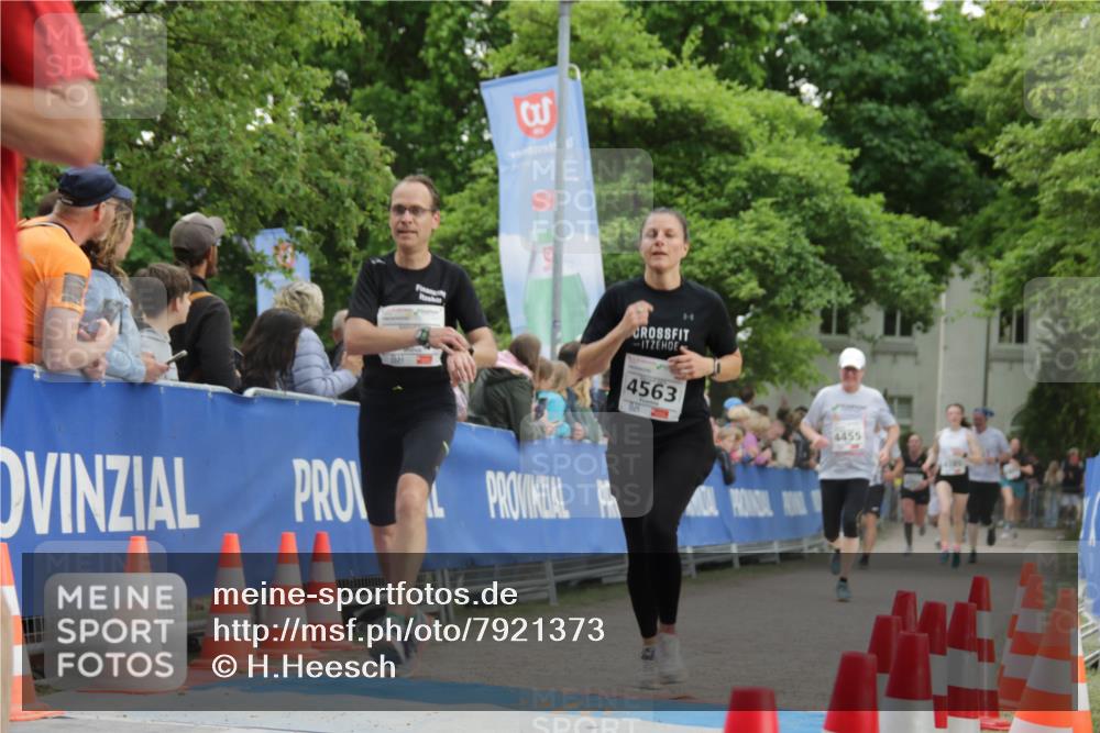 17.05.2025 - Störlauf H.Heesch http://msf.ph/oto/7921373 17.05.2025 18:57:18 Ziel 3, 4563, 4455 meine-sportfotos.de