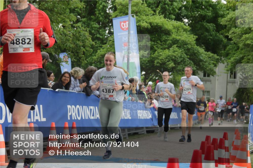 17.05.2025 - Störlauf H.Heesch http://msf.ph/oto/7921404 17.05.2025 18:57:43 Ziel 4882, 4387, 4288, 4289 meine-sportfotos.de