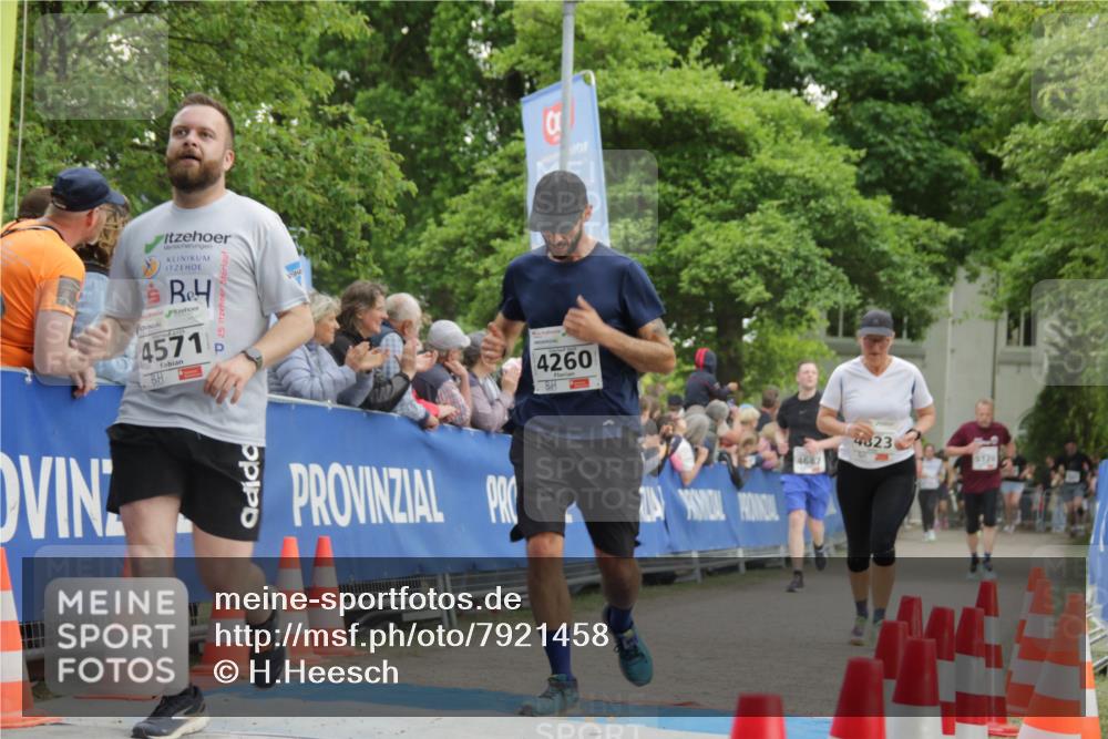 17.05.2025 - Störlauf H.Heesch http://msf.ph/oto/7921458 17.05.2025 18:58:42 Ziel 4571, 25, 4260, 4687, 4323, 5120 meine-sportfotos.de