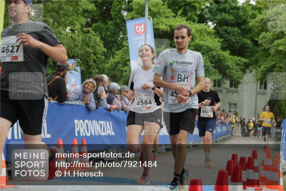 17.05.2025 - Störlauf H.Heesch http://msf.ph/oto/7921484 17.05.2025 18:59:05 Ziel 4627, 31, 4584, 45, 4661 meine-sportfotos.de