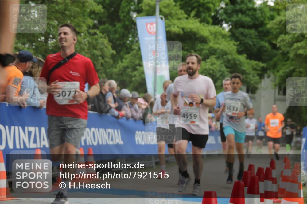 17.05.2025 - Störlauf H.Heesch http://msf.ph/oto/7921515 17.05.2025 18:59:37 Ziel 5077, 466, 4959, 5033 meine-sportfotos.de