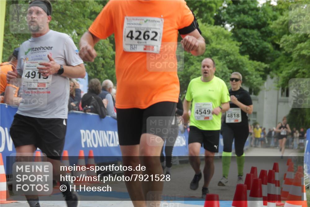 17.05.2025 - Störlauf H.Heesch http://msf.ph/oto/7921528 17.05.2025 18:59:43 Ziel 4919, 4262, 4549, 4818 meine-sportfotos.de