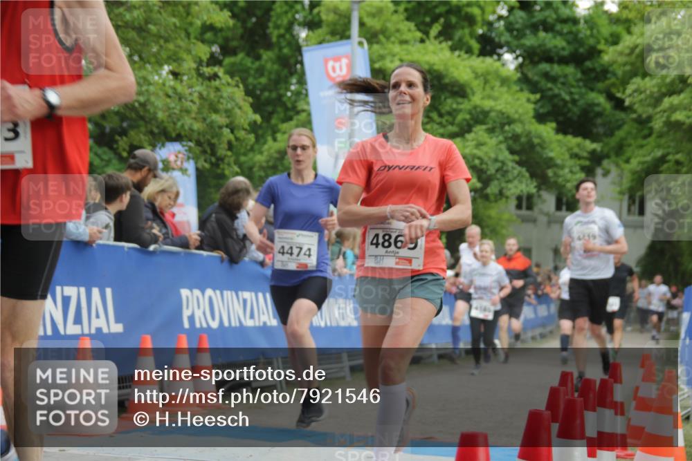 17.05.2025 - Störlauf H.Heesch http://msf.ph/oto/7921546 17.05.2025 19:00:07 Ziel 3, 4474, 4869, 4186 meine-sportfotos.de