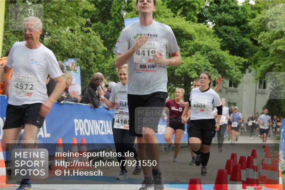 17.05.2025 - Störlauf H.Heesch http://msf.ph/oto/7921550 17.05.2025 19:00:09 Ziel 4972, 4185, 4419, 4809 meine-sportfotos.de