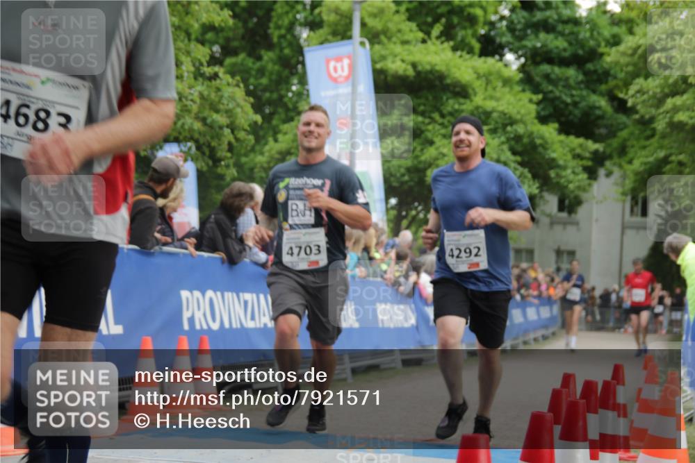 17.05.2025 - Störlauf H.Heesch http://msf.ph/oto/7921571 17.05.2025 19:00:25 Ziel 4683, 4703, 4292 meine-sportfotos.de