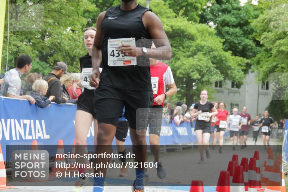 17.05.2025 - Störlauf H.Heesch http://msf.ph/oto/7921604 17.05.2025 19:01:25 Ziel 43, 439, 3, 452, 4332, 5164 meine-sportfotos.de
