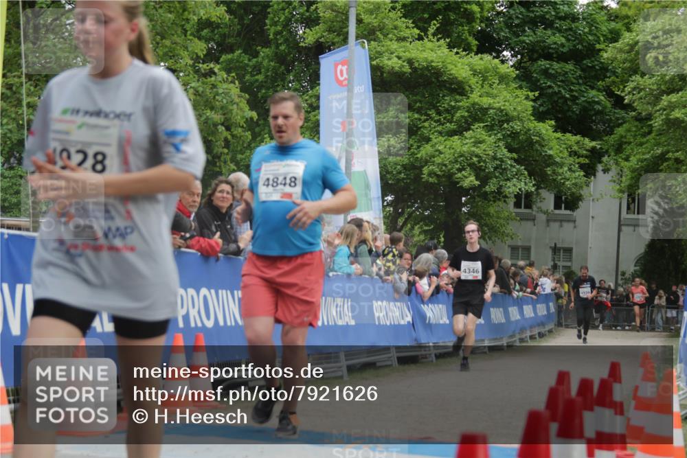 17.05.2025 - Störlauf H.Heesch http://msf.ph/oto/7921626 17.05.2025 19:01:42 Ziel 1928, 4848, 1992, 4346 meine-sportfotos.de