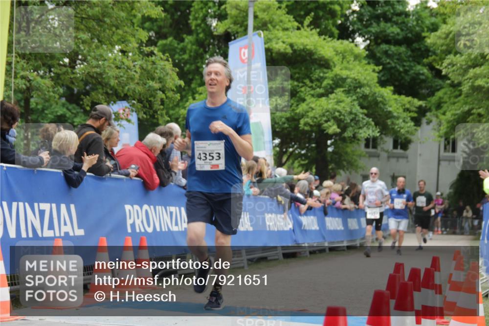 17.05.2025 - Störlauf H.Heesch http://msf.ph/oto/7921651 17.05.2025 19:02:41 Ziel 4353, 4557, 121 meine-sportfotos.de