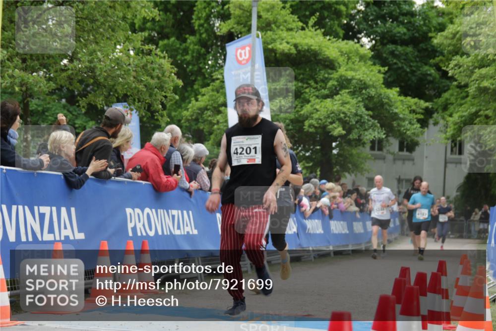 17.05.2025 - Störlauf H.Heesch http://msf.ph/oto/7921699 17.05.2025 19:03:57 Ziel 4201, 4187 meine-sportfotos.de
