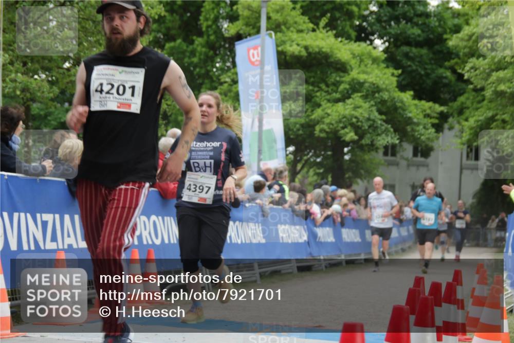 17.05.2025 - Störlauf H.Heesch http://msf.ph/oto/7921701 17.05.2025 19:03:58 Ziel 4201, 4397, 4187 meine-sportfotos.de