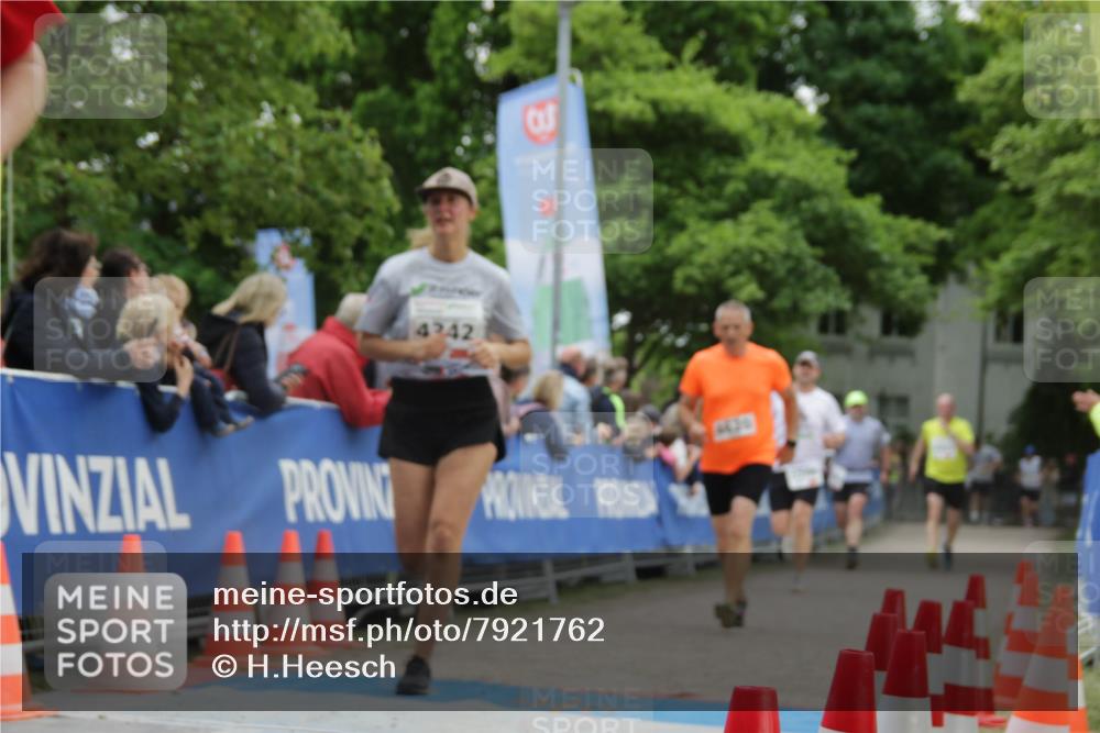 17.05.2025 - Störlauf H.Heesch http://msf.ph/oto/7921762 17.05.2025 19:05:46 Ziel 4242, 4430 meine-sportfotos.de