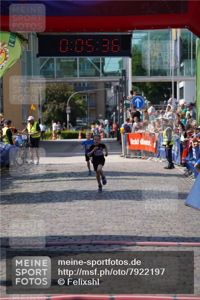 13.06.2025 - Holstenköstenlauf Felixshl http://msf.ph/oto/7922197 13.06.2025 15:35:35 Laufen 1158, 1160 meine-sportfotos.de