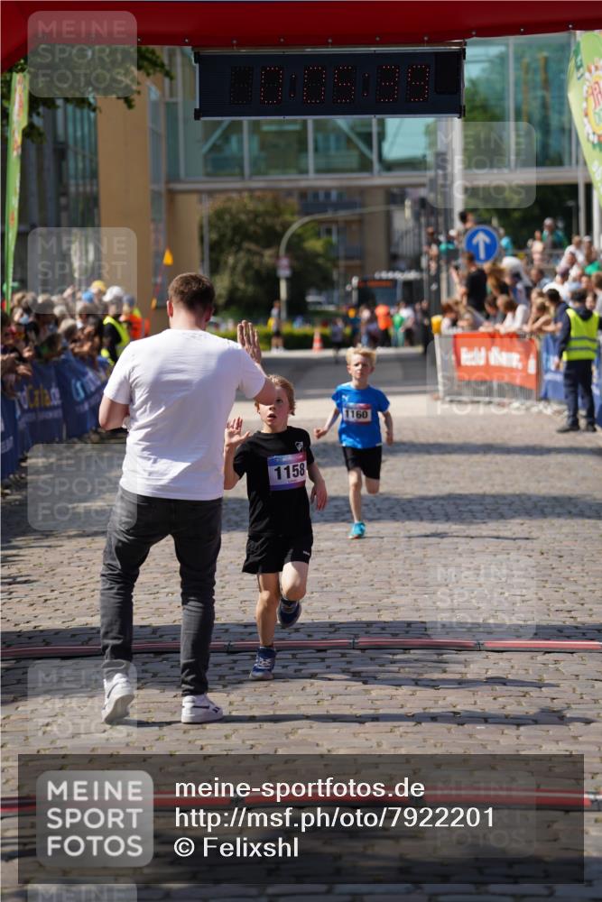 13.06.2025 - Holstenköstenlauf Felixshl http://msf.ph/oto/7922201 13.06.2025 15:35:39 Laufen 1158, 1160 meine-sportfotos.de