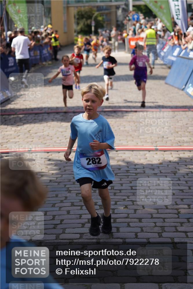 13.06.2025 - Holstenköstenlauf Felixshl http://msf.ph/oto/7922278 13.06.2025 15:36:37 Laufen 76, 282, 285, 427, 566, 1190, 1191, 1290, 1295, 1901 meine-sportfotos.de