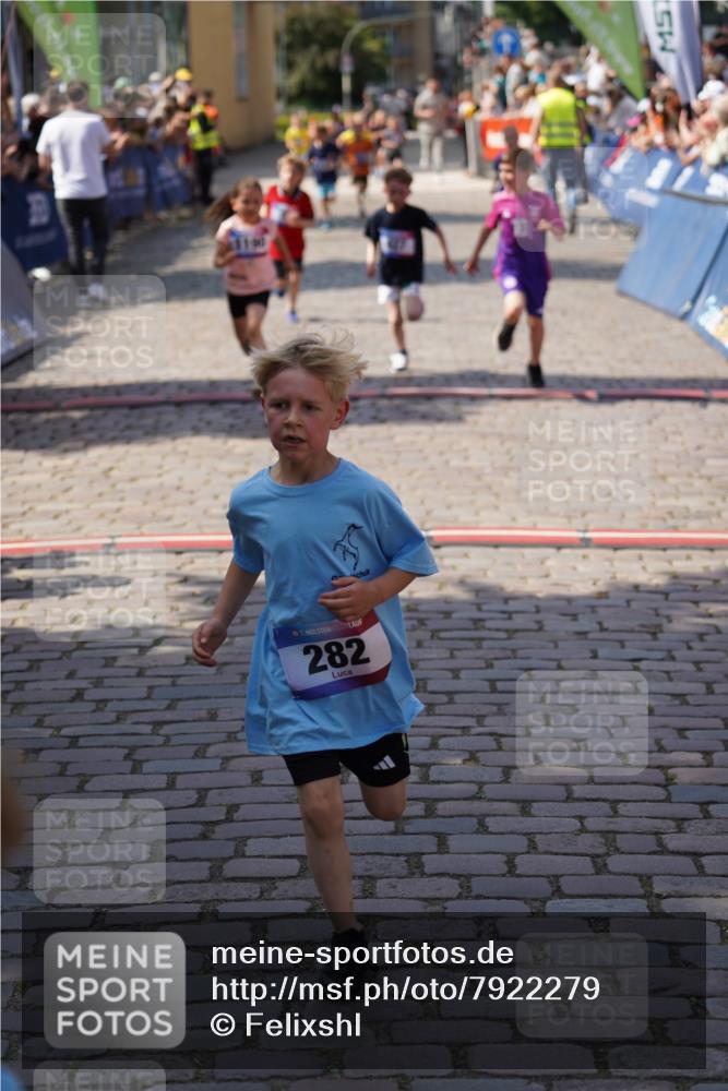 13.06.2025 - Holstenköstenlauf Felixshl http://msf.ph/oto/7922279 13.06.2025 15:36:37 Laufen 76, 282, 285, 427, 566, 1190, 1191, 1290, 1295, 1901 meine-sportfotos.de