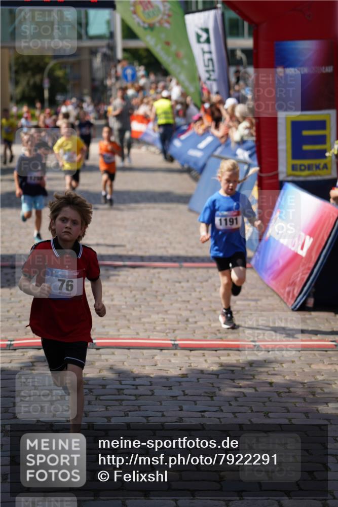 13.06.2025 - Holstenköstenlauf Felixshl http://msf.ph/oto/7922291 13.06.2025 15:36:42 Laufen 76, 284, 418, 422, 423, 427, 558, 566, 679, 943, 1191, 1290, 1292, 1295, 1901 meine-sportfotos.de