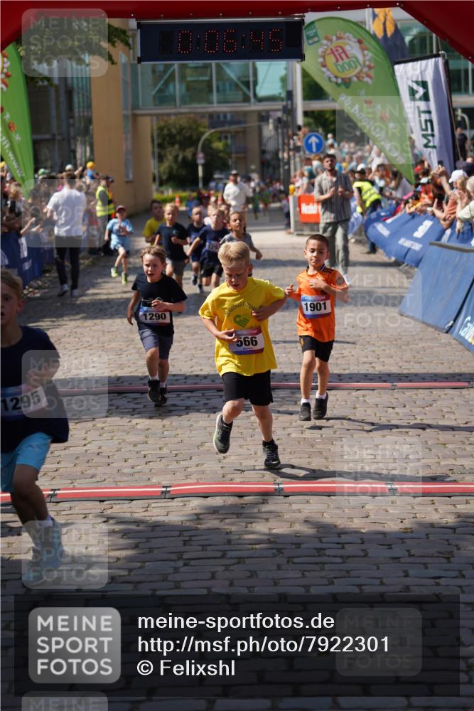 13.06.2025 - Holstenköstenlauf Felixshl http://msf.ph/oto/7922301 13.06.2025 15:36:45 Laufen 284, 418, 422, 423, 558, 566, 674, 679, 943, 1156, 1191, 1290, 1292, 1295, 1901 meine-sportfotos.de