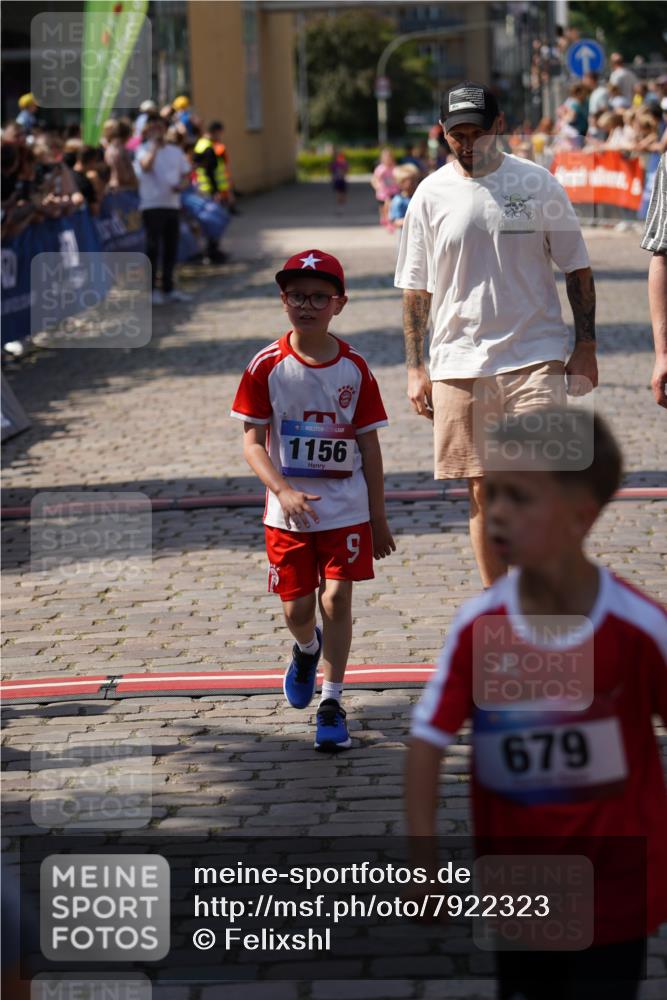 13.06.2025 - Holstenköstenlauf Felixshl http://msf.ph/oto/7922323 13.06.2025 15:36:55 Laufen 674, 830, 1156, 1379, 1439, 1911 meine-sportfotos.de