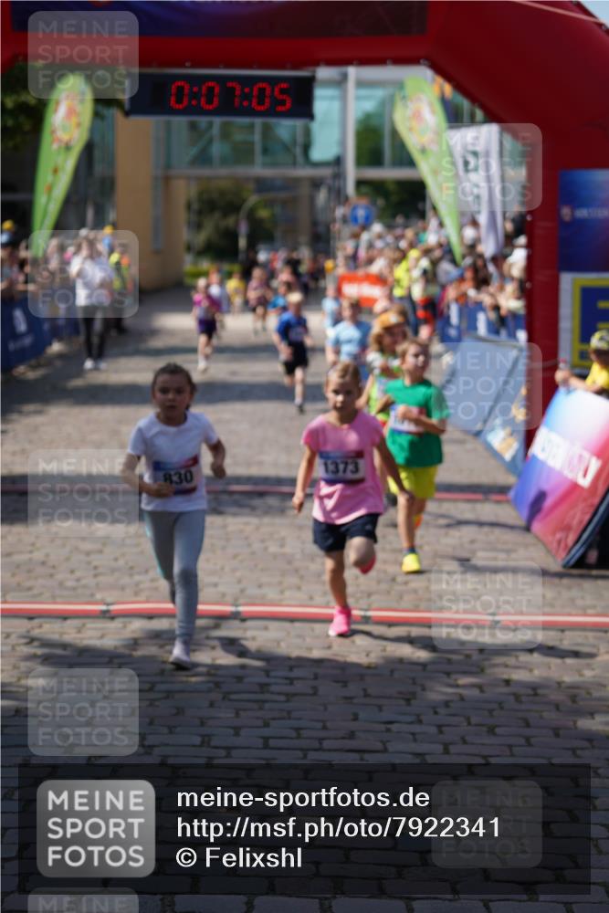13.06.2025 - Holstenköstenlauf Felixshl http://msf.ph/oto/7922341 13.06.2025 15:37:05 Laufen 30, 59, 281, 667, 829, 830, 1373, 1377, 1439, 1444, 1810, 1842, 1844, 1845 meine-sportfotos.de